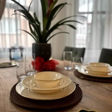 Apartman Ortakoy Sahilde Luks Dizayn Edilmis Ferah Daire Isztambul