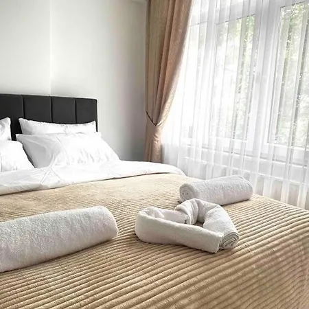Apartman Ortakoy Sahilde Luks Dizayn Edilmis Ferah Daire